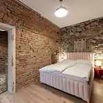 Apartment At The Folklore